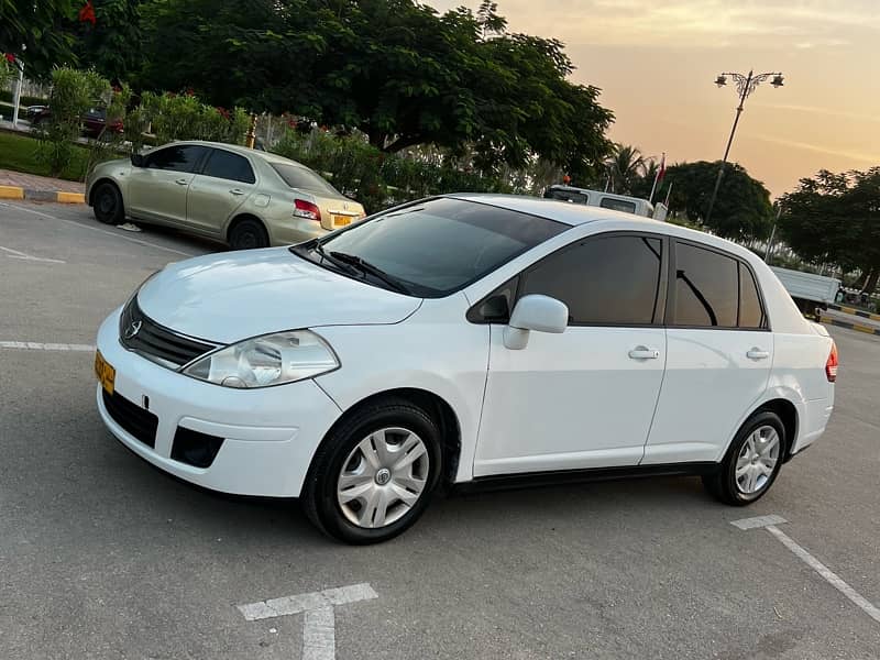 Nissan Tiida 2012 0