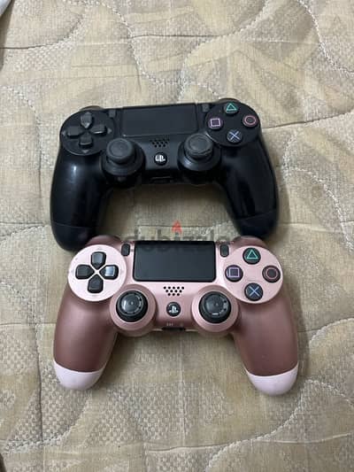 2 SONY PS4  controllers for sale in discounted price !!