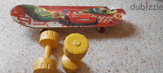 4kg dumbell and skate board