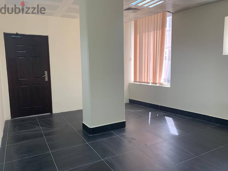 offices for rent located Madinat As Sultan Qaboos 8