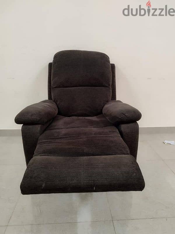 recliners 40omr each 1