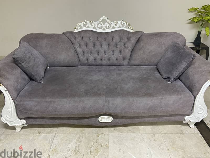 Luxurious sofa set in good condition 1