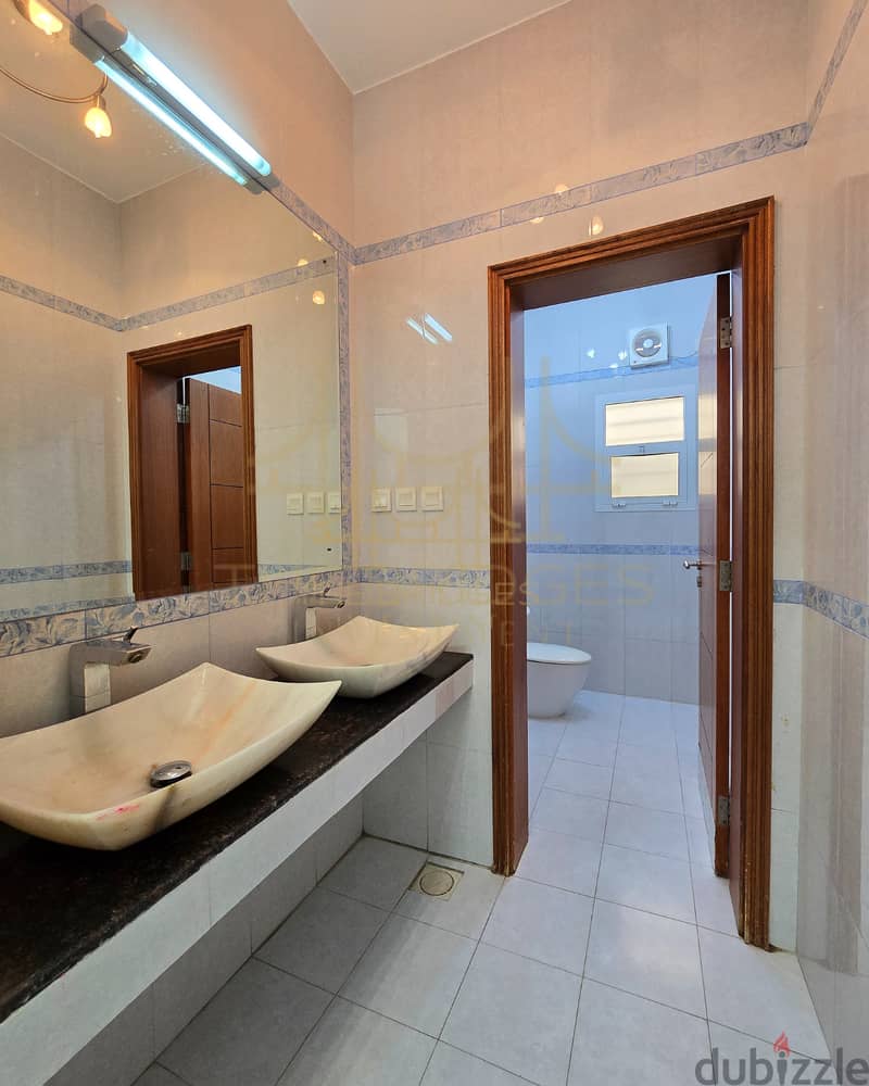 Beautiful 5+1 BR Villa Available for Rent in Al Qurum 29 8