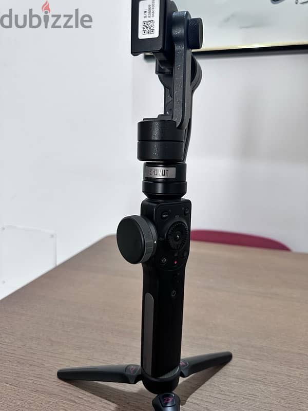 zhiyun smooth 4 android and IOS phone gimbal 3