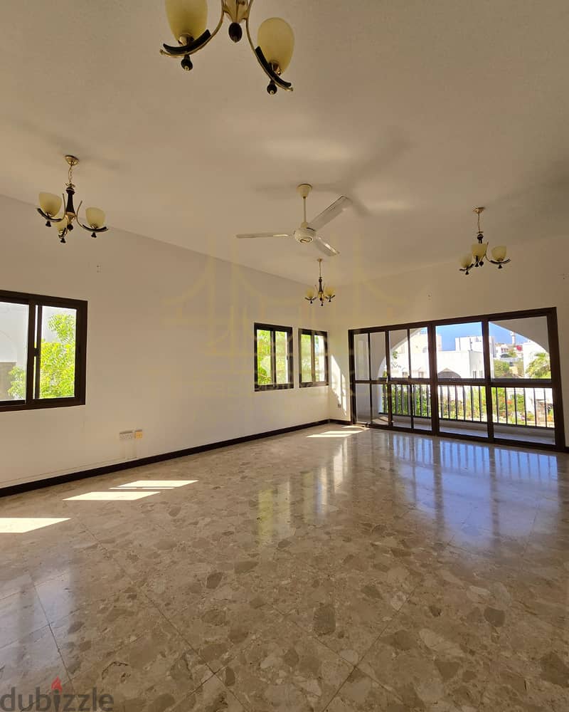 AL QURUM | SPACIOUS 3+1BR COMPOUND VILLA 8