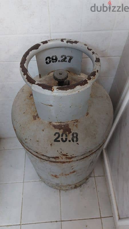 empty gas cylinder 1