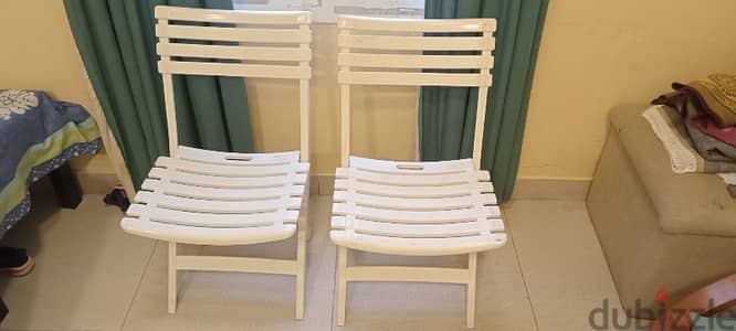 Foldable beach chairs