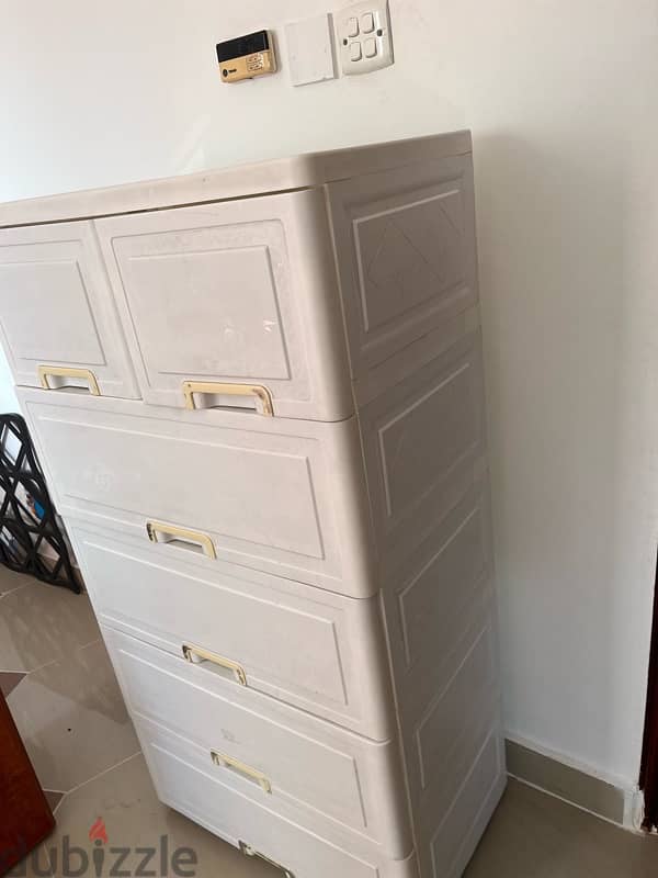 Newly purchased 5 drawer plastic cupbord chest of drawers 1