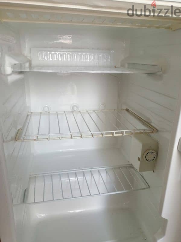 single door fridge good condition 3