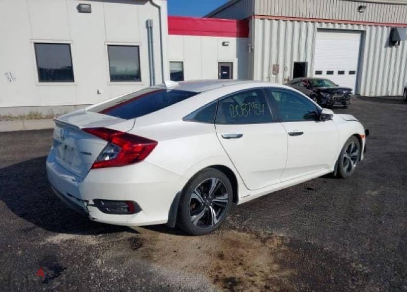 Honda Civic 2018 4