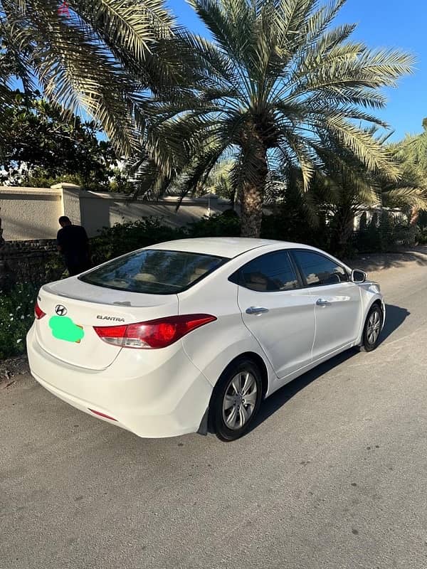 Hyundai Elantra 2013 3