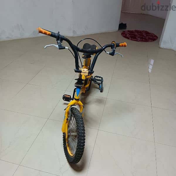 scooter and cycle good condition only 15 omr 1