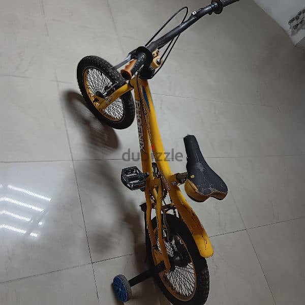 scooter and cycle good condition only 15 omr 2