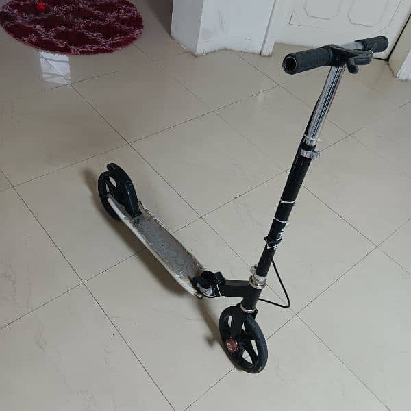 scooter and cycle good condition only 15 omr 6