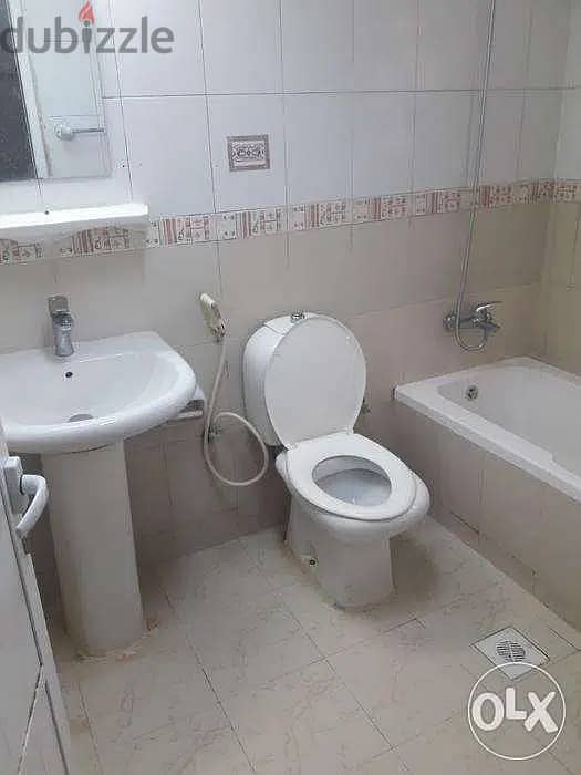 Single room with attached bathroom available for Indian Exe Bachelor 3