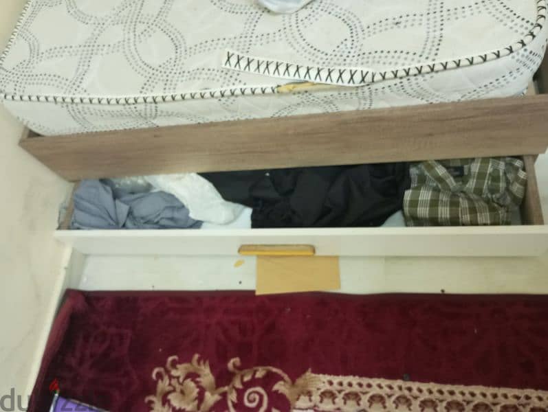 singal bed good condition 0