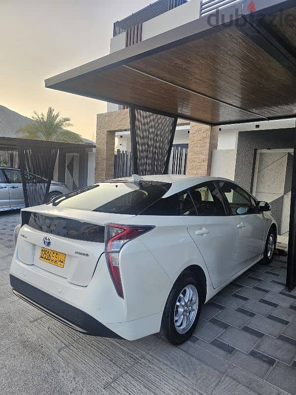 Toyota Hybrid Prius,Oman Bahwan Service full history Available. Family 0