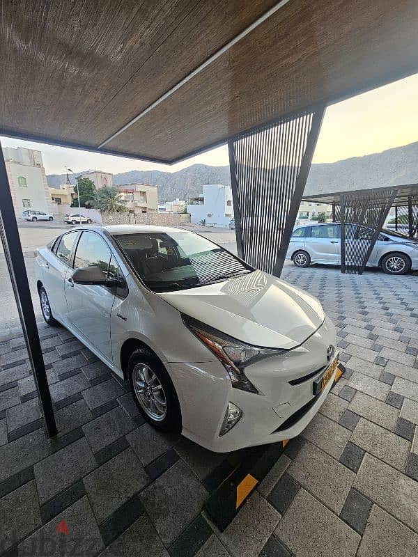 Toyota Hybrid Prius,Oman Bahwan Service full history Available. Family 10