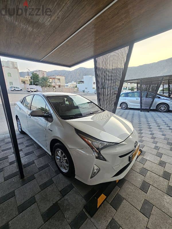 Toyota Hybrid Prius,Oman Bahwan Service full history Available. Family 12