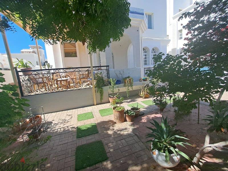 nice house near souq al khiud  3 levels 4