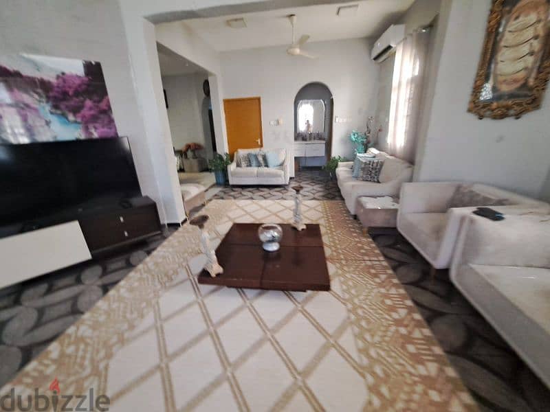 nice house near souq al khiud  3 levels 11