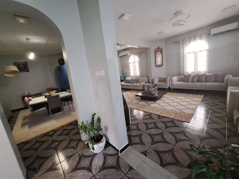 nice house near souq al khiud  3 levels 13