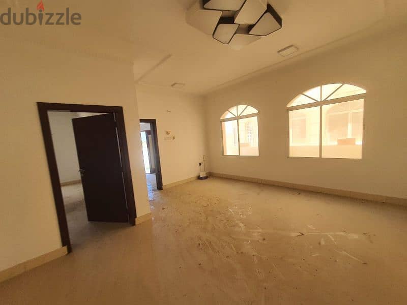 nice spacious villa in sur Al hadid with sea view 12