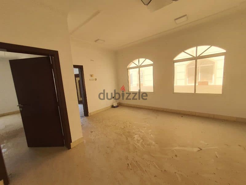 nice spacious villa in sur Al hadid with sea view 13