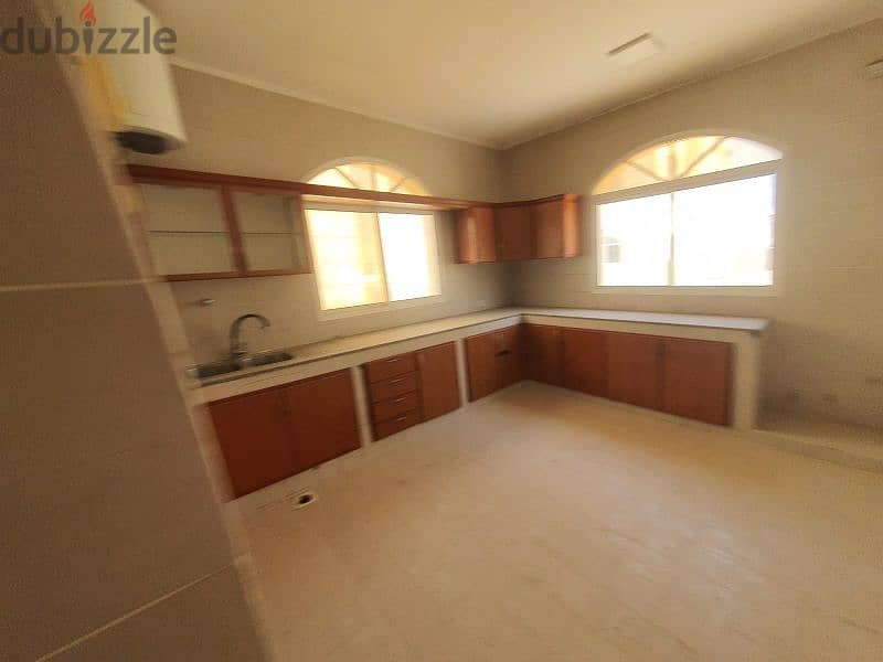 nice spacious villa in sur Al hadid with sea view 14