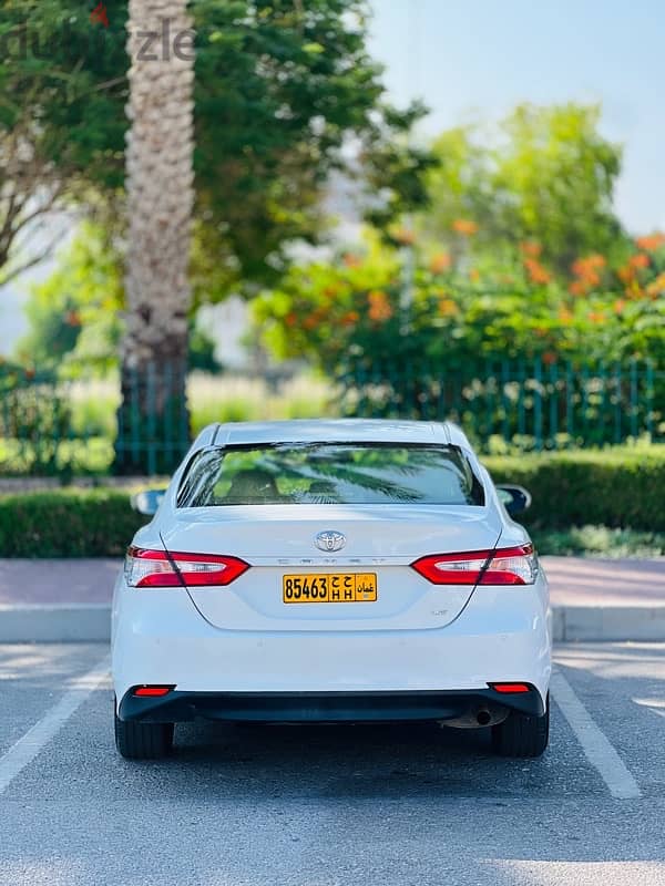 Toyota Camry 2018 4