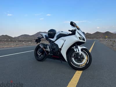 CBR1000