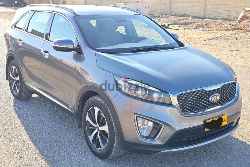 kia sorento oman car very good condition 10