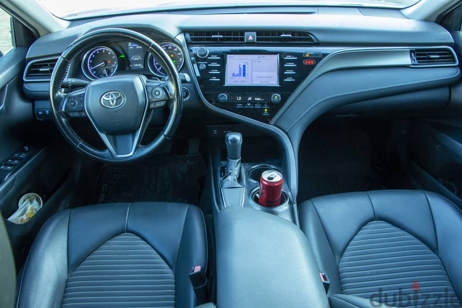 Toyota Camry 2019 SE 1