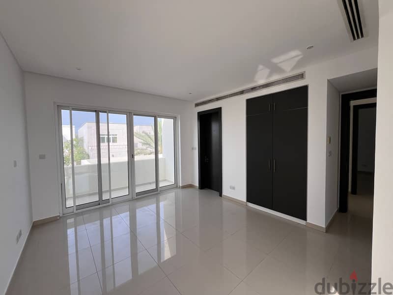 5 + 1 BR Fantastic Villa in Al Mouj for Rent 19