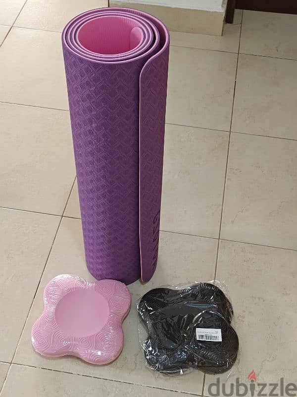 Brand new stuff for sale for gym and yoga practitioners. 1