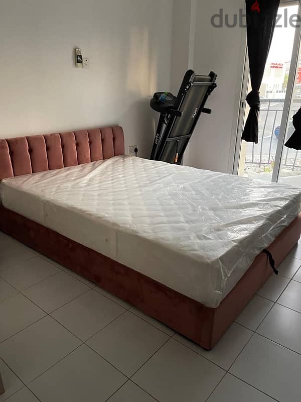 Queen size bed + mattress (150x200) 2