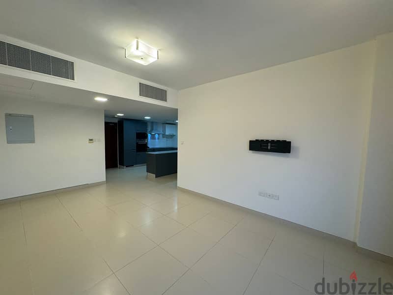 2 BR Spacious Modern Apartment in The Links, Muscat Hills 5