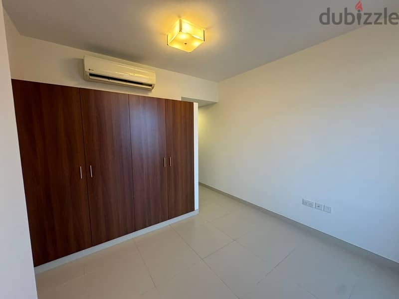 2 BR Spacious Modern Apartment in The Links, Muscat Hills 7