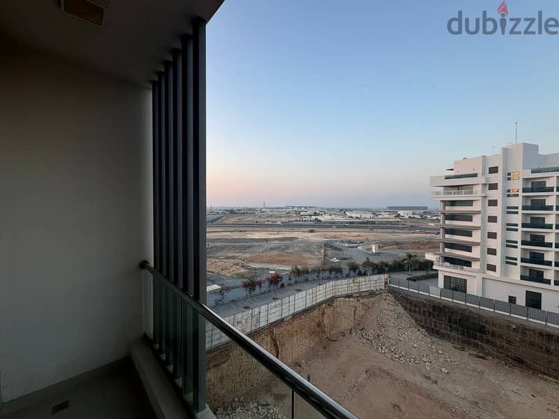 2 BR Spacious Modern Apartment in The Links, Muscat Hills 9