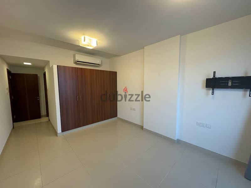 2 BR Spacious Modern Apartment in The Links, Muscat Hills 10