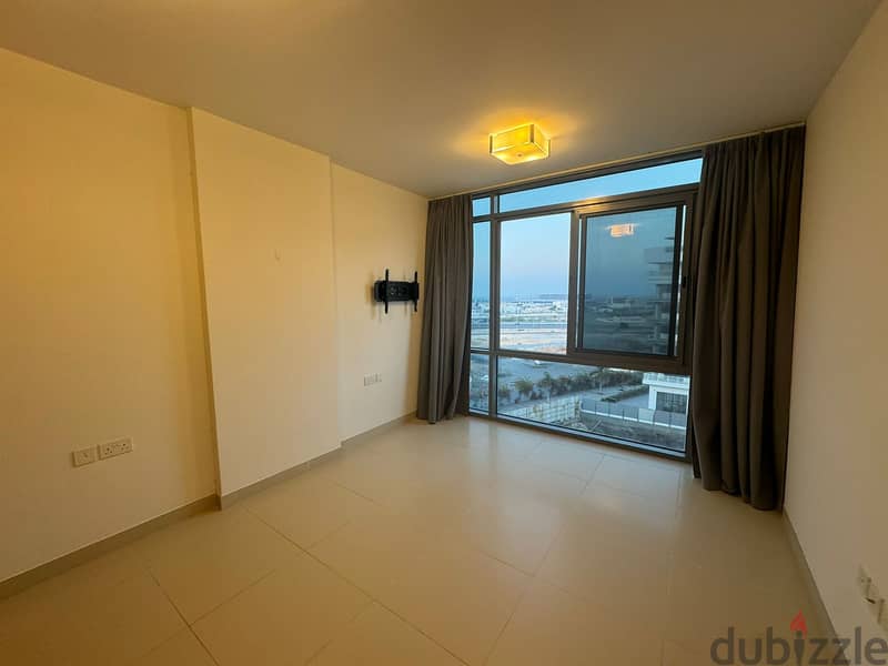 2 BR Spacious Modern Apartment in The Links, Muscat Hills 11