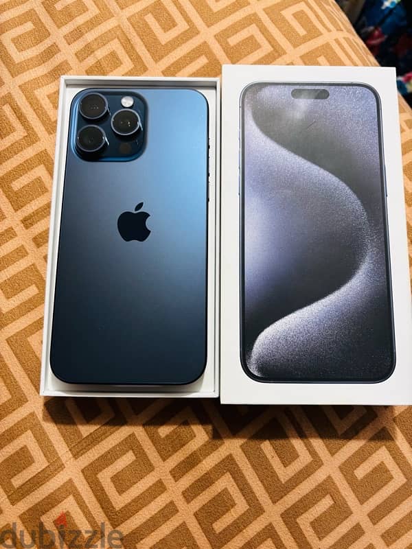 iPhone 15 Pro Max 256 GB blue titanium 0