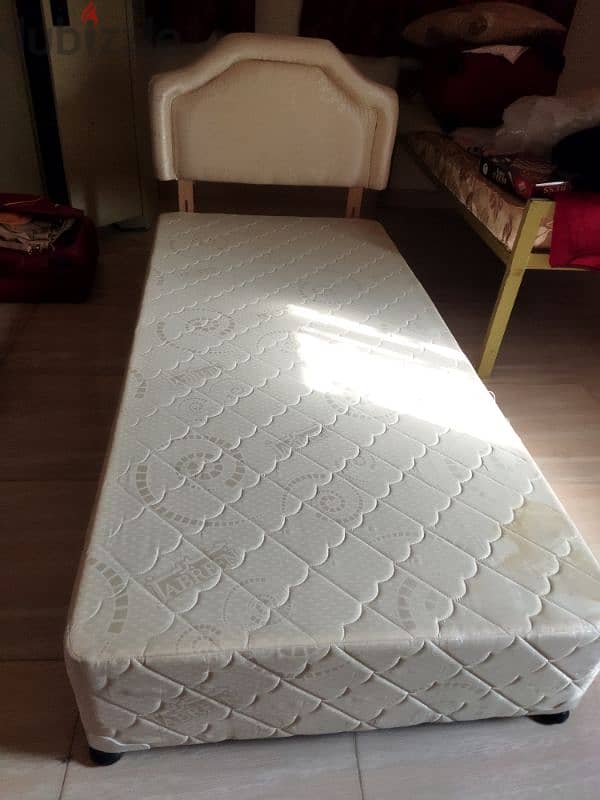 Single medical mattress with cot 3