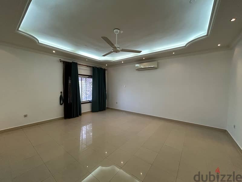 Spacious 5 bedroom Villa for Rent  in Rex road 4