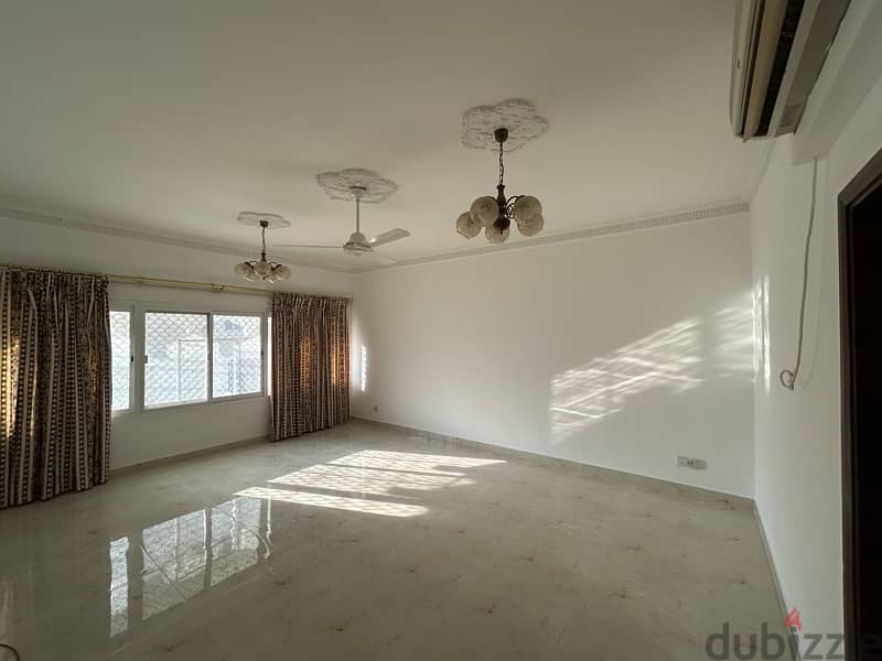 Spacious 5 bedroom Villa for Rent  in Rex road 17