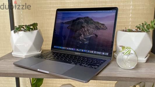 Macbook pro 2020 Core i5 500 GB 16 RAM