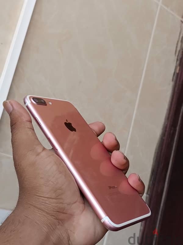 i phone 7  plus 5