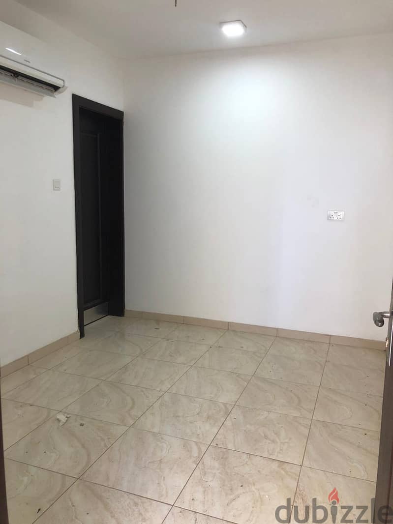 فيلا راقية في منطقة هادئة بالقرم Luxury villa in a quiet area in Qurm 11