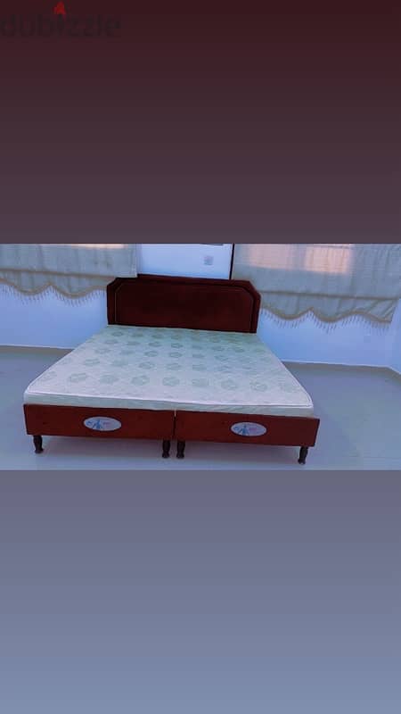 used bed and wardrobe available for sale in Alkuwair. ssame like new 0