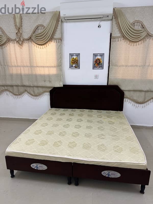 used bed and wardrobe available for sale in Alkuwair. ssame like new 3